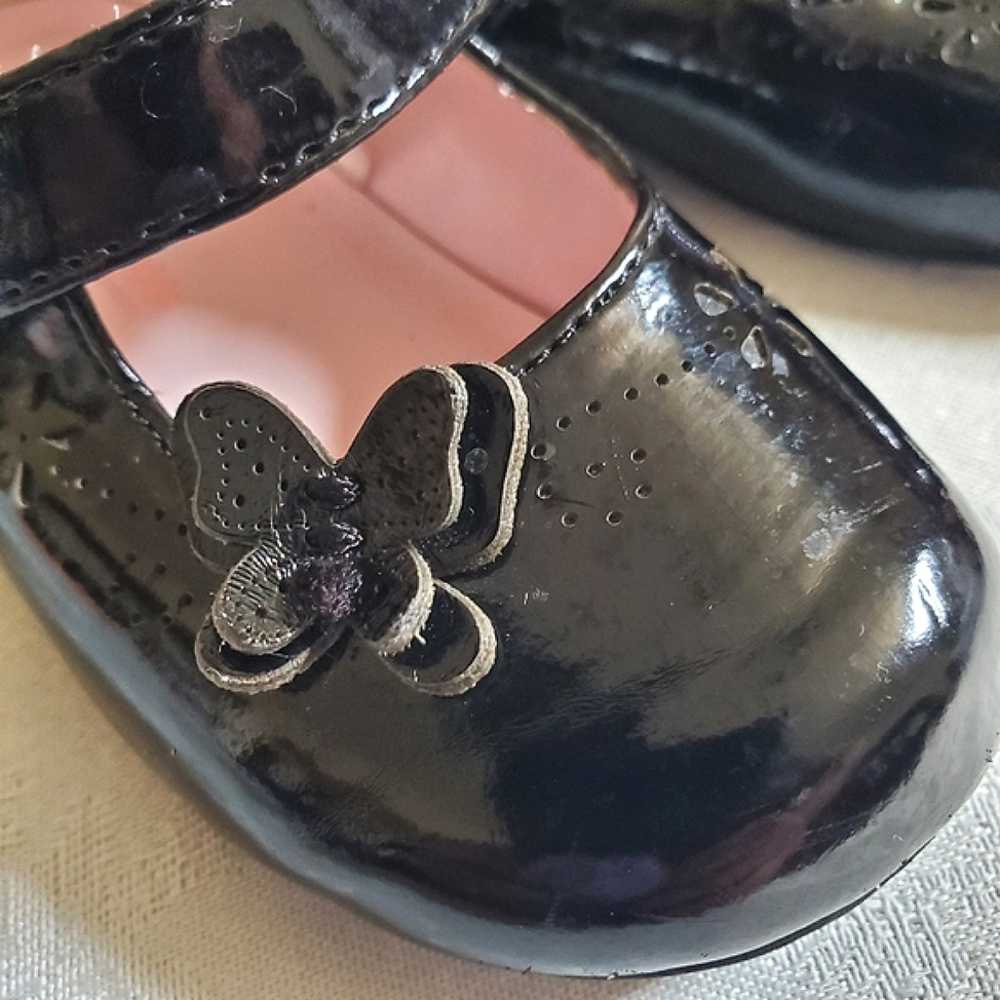 OshKosh Genuine Kids Black Hook Loop Closure Shoes Baby Girl Size 5 - Picture 8 of 11